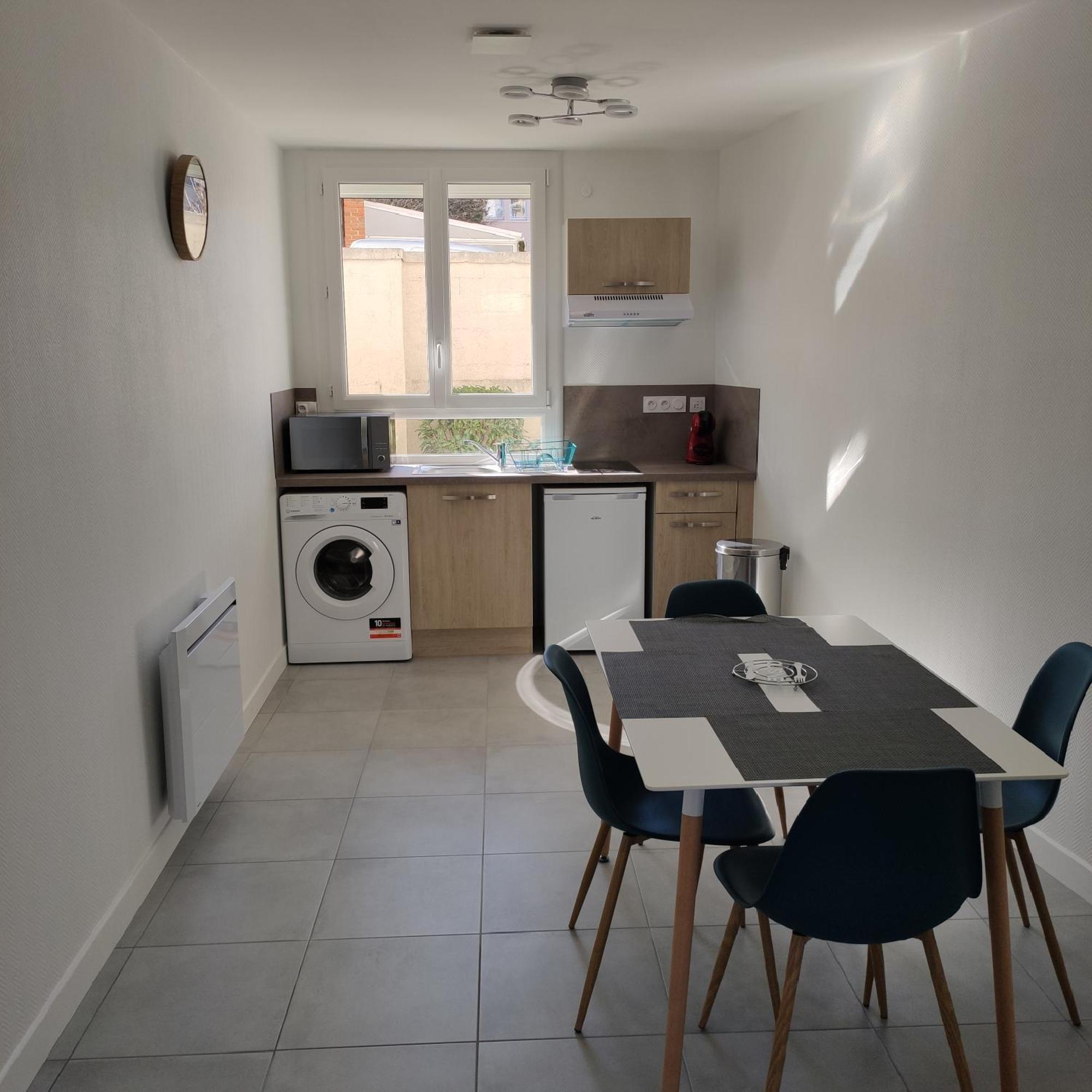 Appartement Cosy Avec Place De Parking Privee Le Mans Eksteriør bilde